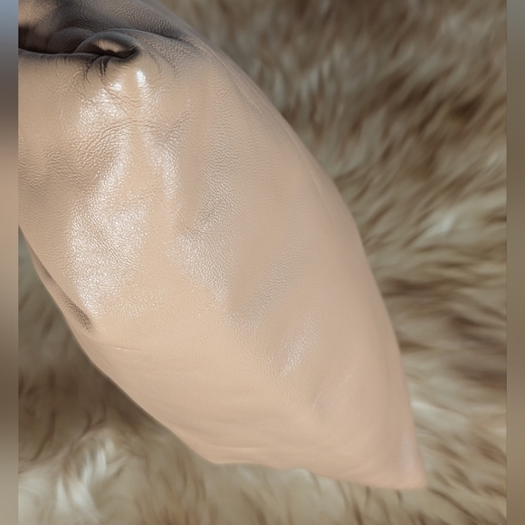 Valentino Garavani Bebop Loop beige handle clutch bag - Picture 5 of 10